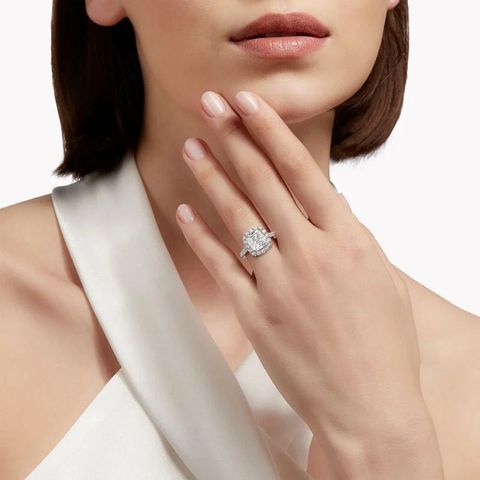 Cushion Cut Engagement Rings: Advice & Overview
